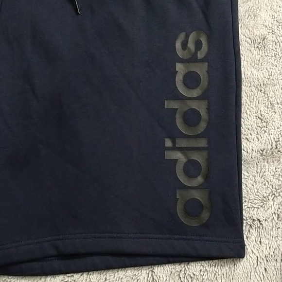 Men's Adidas sweatshorts - Picture 2 of 2